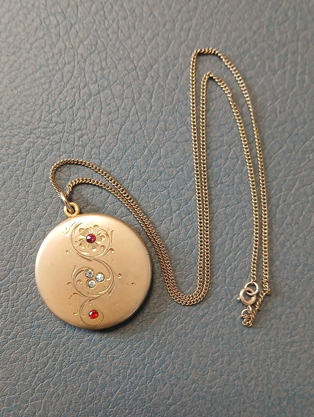 🌼Vintage RBM Atrice Locket Necklace Engraved